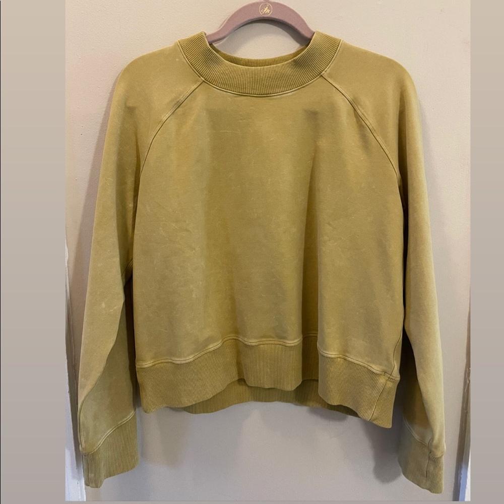 Lululemon women’s Ready to Roll crew